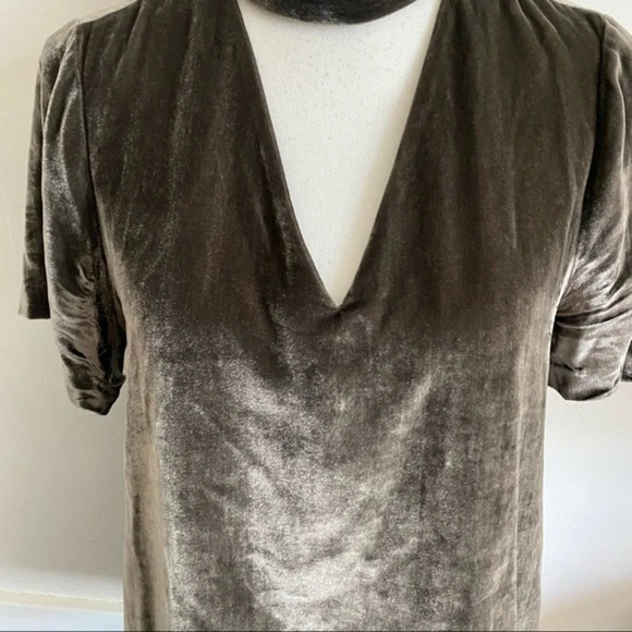 Madewell • Taupe Grey Velvet Choker Blouse - Picture 7 of 10